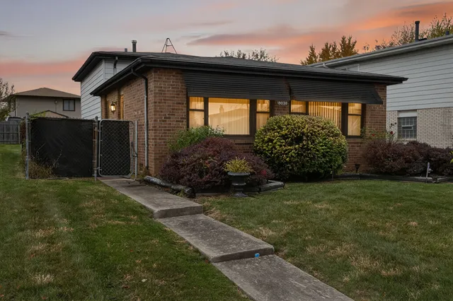 $165,000 | 18038 Juneway Court, Country Club Hills, IL 60478