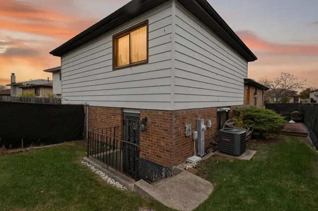 $165,000 | 18038 Juneway Court, Country Club Hills, IL 60478