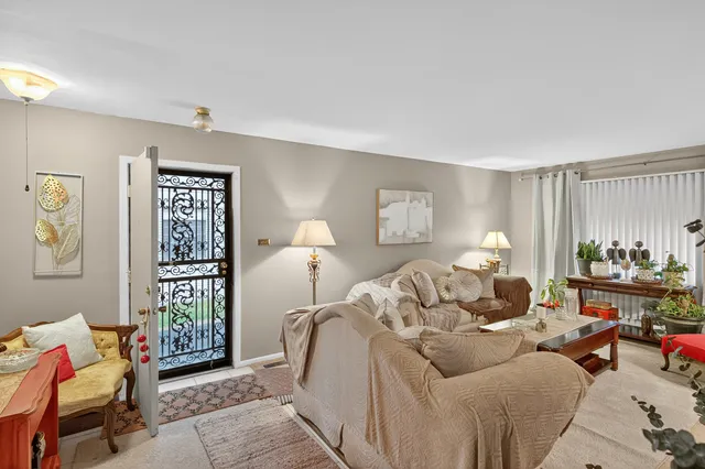 $165,000 | 18038 Juneway Court, Country Club Hills, IL 60478