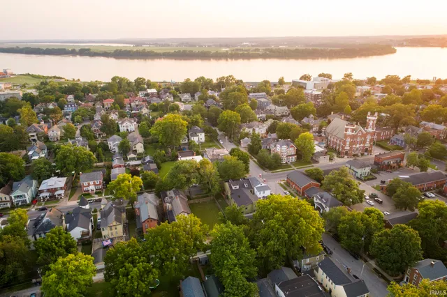 $585,000 | 702-704 Southeast 2nd Street, Evansville, IN 47713