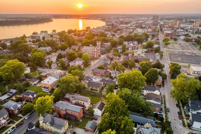 $585,000 | 702-704 Southeast 2nd Street, Evansville, IN 47713