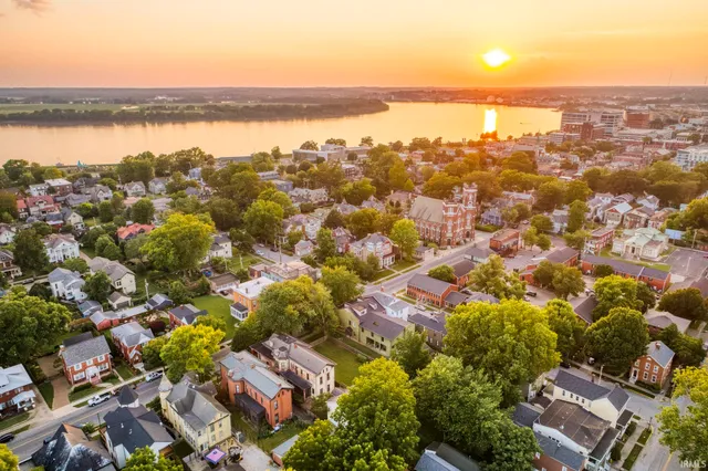 $585,000 | 702-704 Southeast 2nd Street, Evansville, IN 47713