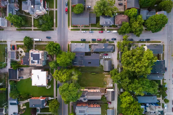 $585,000 | 702-704 Southeast 2nd Street, Evansville, IN 47713