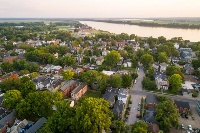 $585,000 | 702-704 Southeast 2nd Street, Evansville, IN 47713