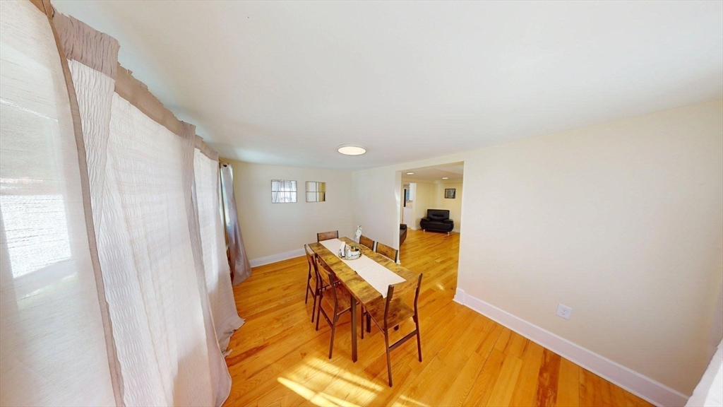 266 Webster Street Worcester, MA 01603 - Photo 5 of 29