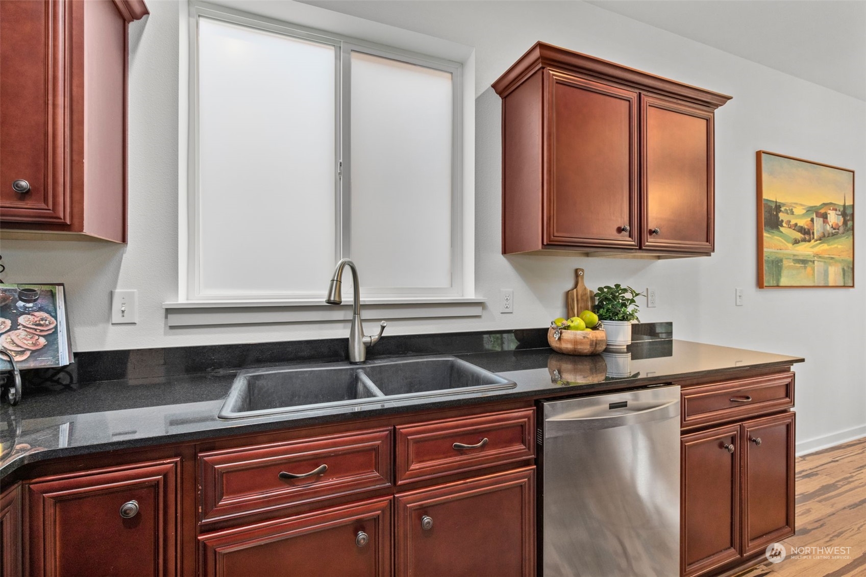 688 Ilwaco Place Northeast Renton, WA 98059 - Photo 11 of 40 Gallery Image 11