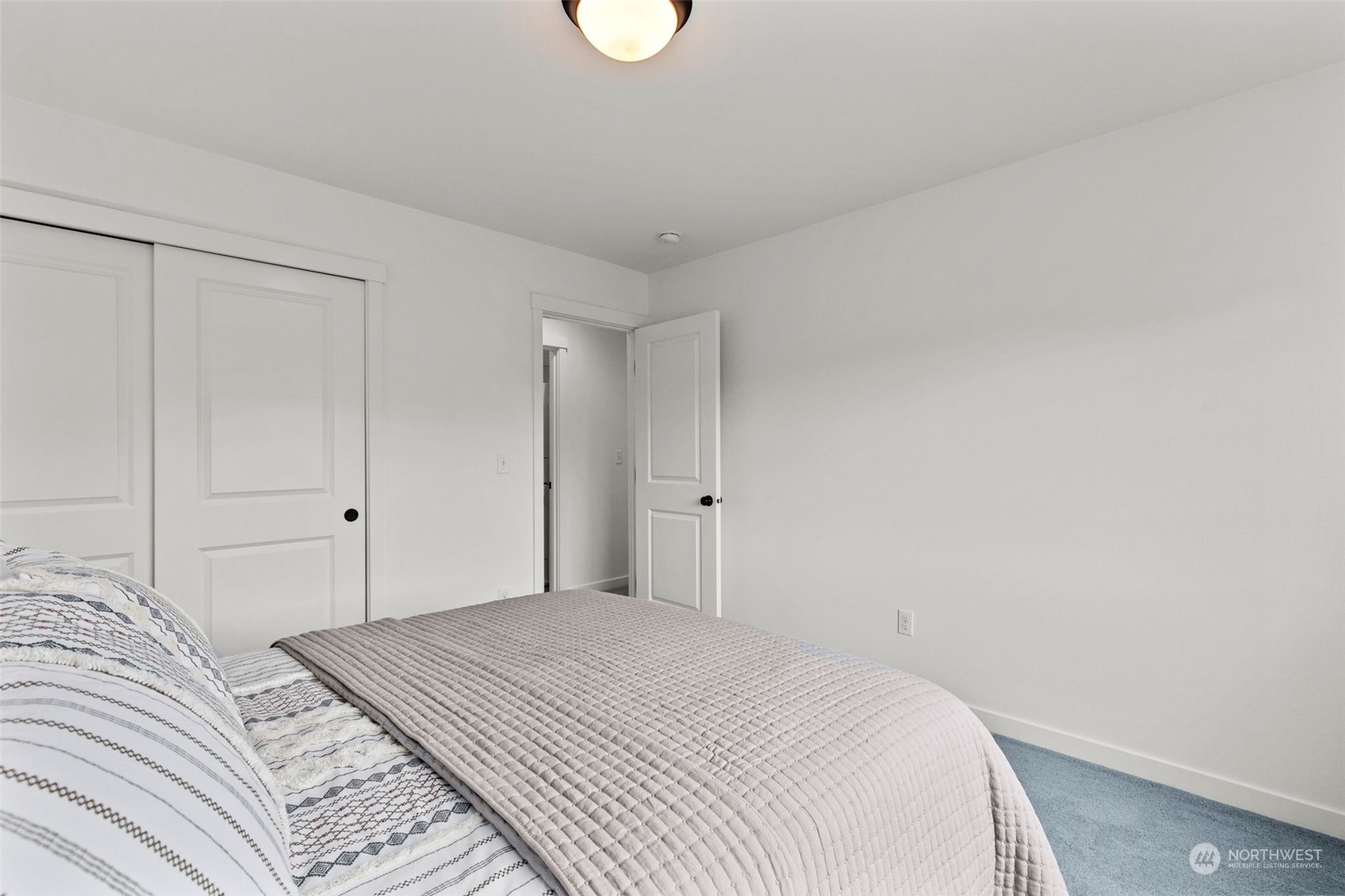 688 Ilwaco Place Northeast Renton, WA 98059 - Photo 25 of 40 Gallery Image 25