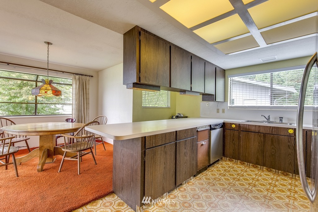 3084 Rocky Point Road Northwest Bremerton, WA 98312 - Photo 11 of 25 Gallery Image 11