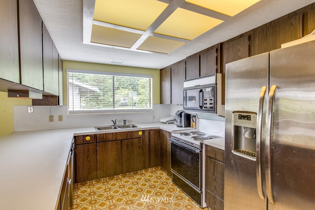 3084 Rocky Point Road Northwest Bremerton, WA 98312 - Photo 12 of 25 Gallery Image 12