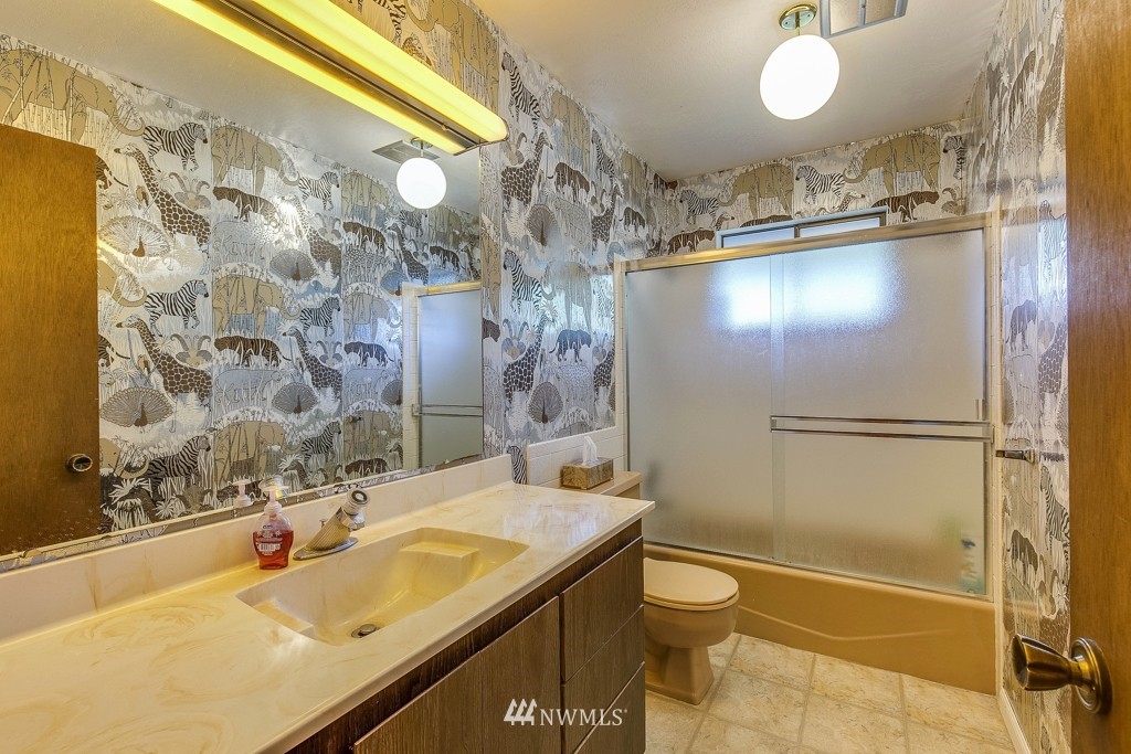 3084 Rocky Point Road Northwest Bremerton, WA 98312 - Photo 18 of 25 Gallery Image 18