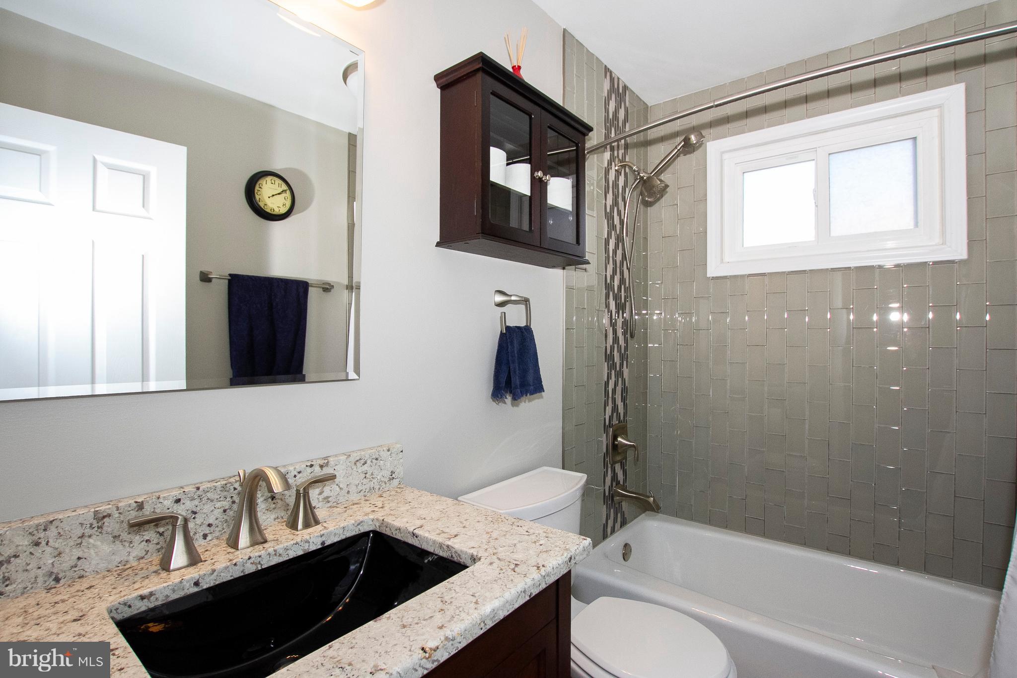 1904 Logwind Road Catonsville, MD 21228 - Photo 15 of 34 Full bath just outside master bedroom.