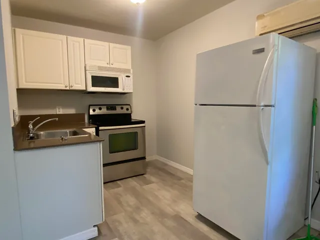 $1,200 | 25 Florida Avenue, Unit B, St. Augustine, FL 32084