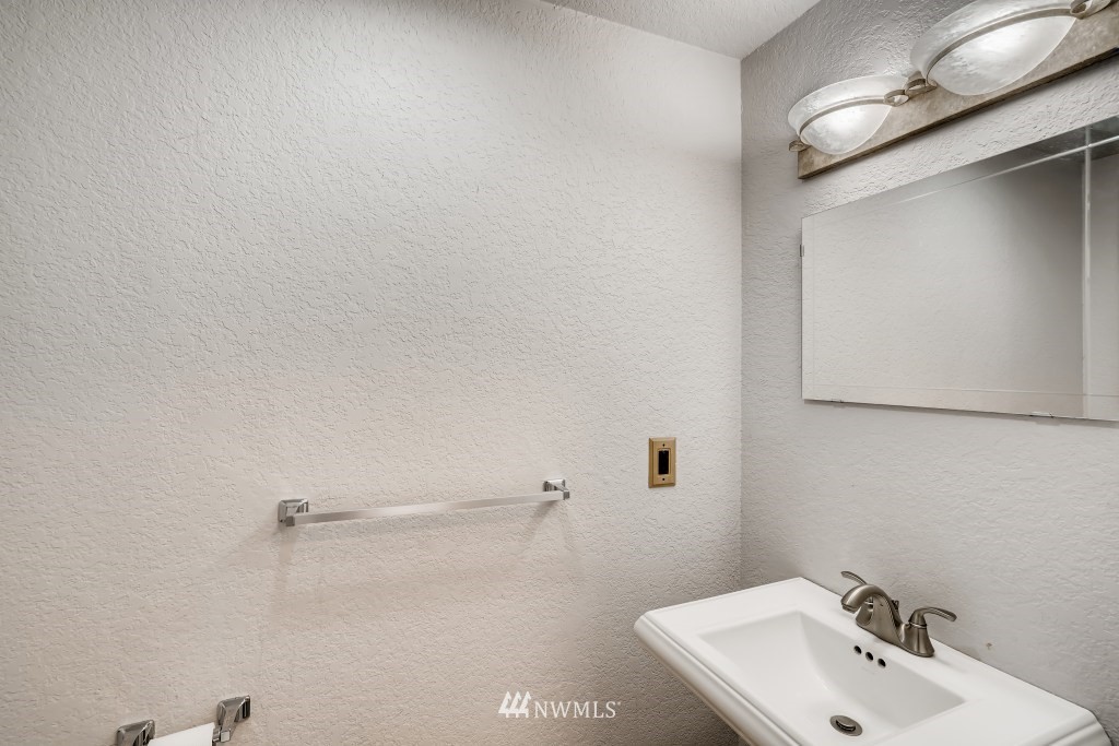 1850 Grant Avenue South, Unit C2 Renton, WA 98055 - Photo 12 of 27