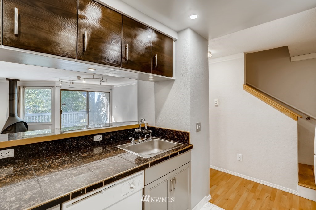 1850 Grant Avenue South, Unit C2 Renton, WA 98055 - Photo 8 of 27