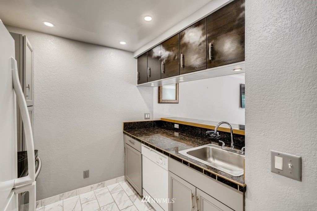 1850 Grant Avenue South, Unit C2 Renton, WA 98055 - Photo 9 of 27