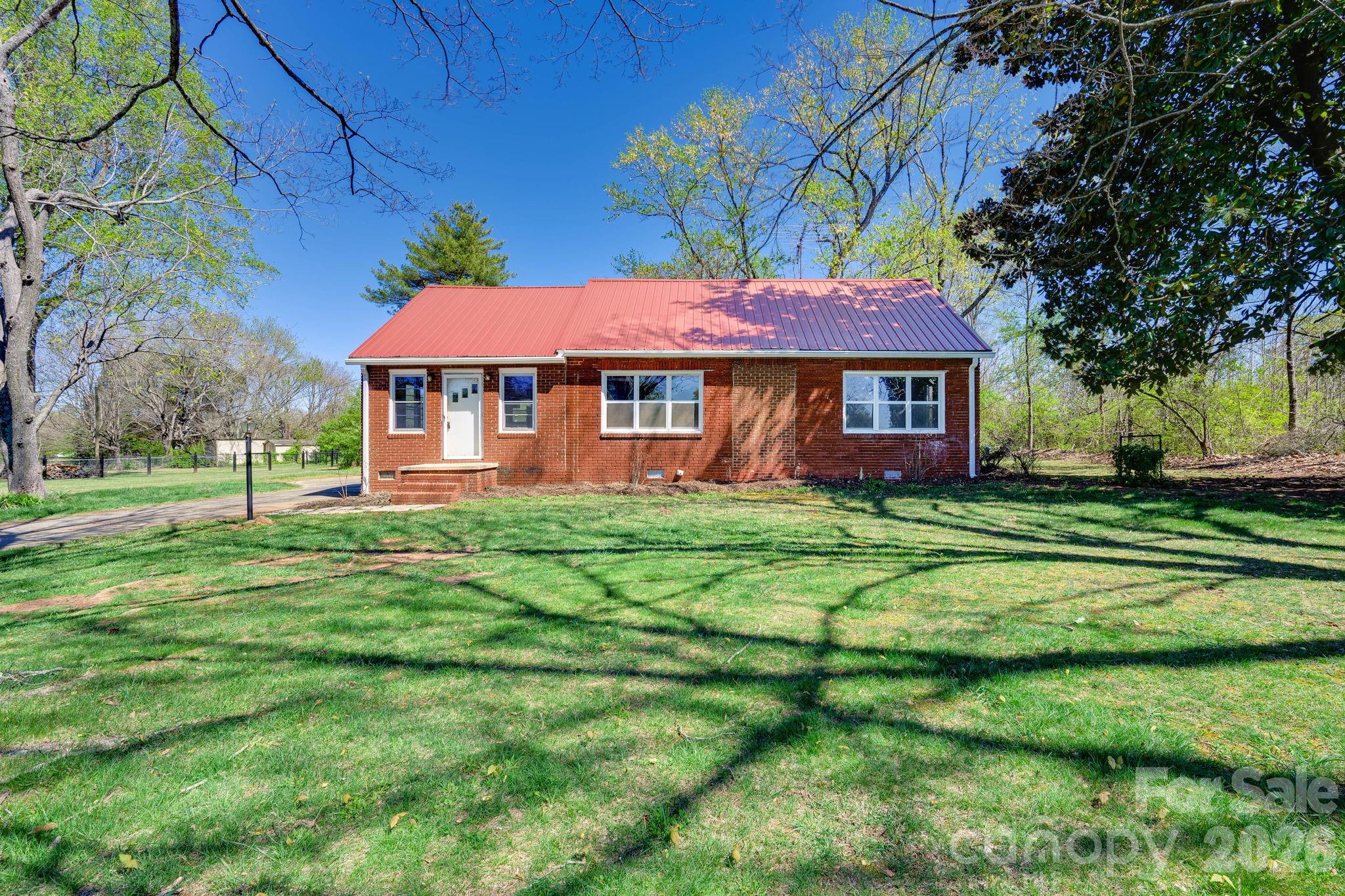 2414 North Olivers Cross Road Newton, NC 28658 - Photo 2 of 31