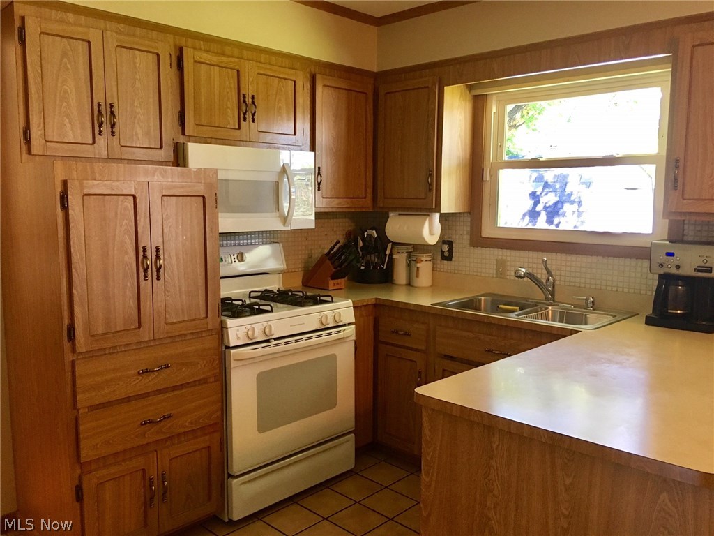 30277 Ridge Road Wickliffe, OH 44092 - Photo 6 of 19 Gallery Image 6