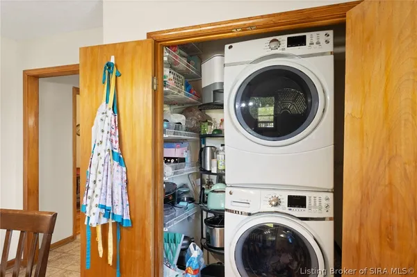 $385,000 | 1917 East Dutch Creek Road, Pekin, IN 47165