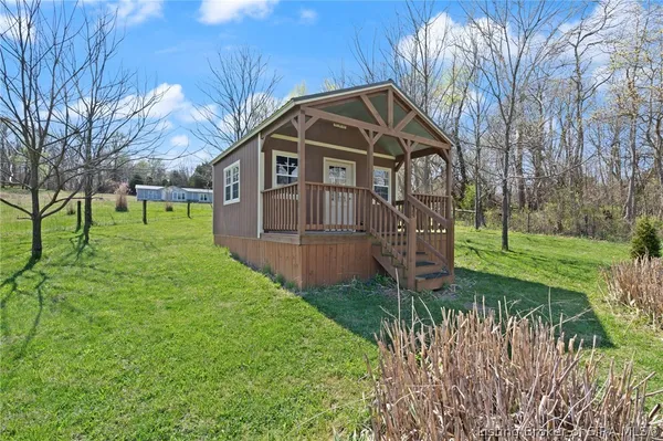 $385,000 | 1917 East Dutch Creek Road, Pekin, IN 47165