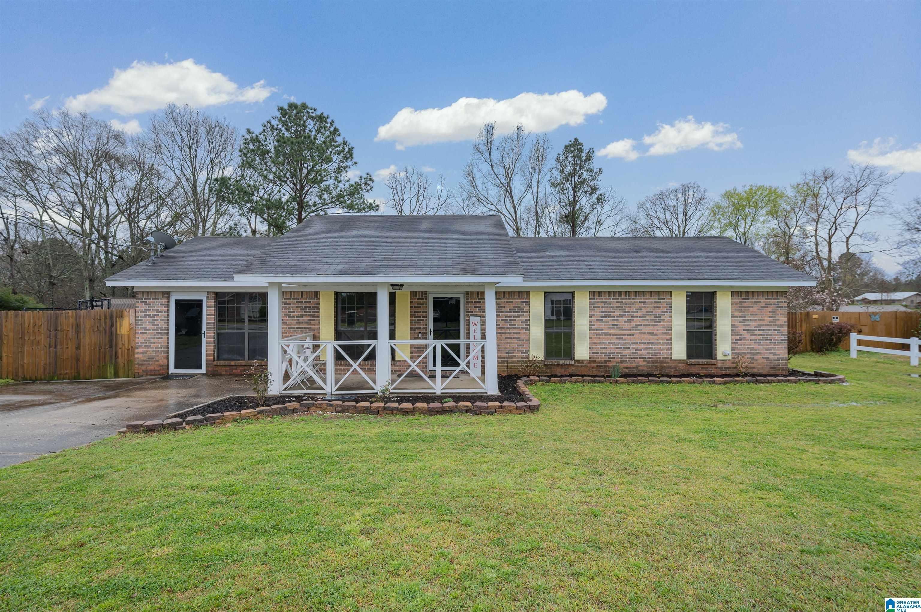 112 Colonial Circle Clanton, AL 35045 - Photo 2 of 39