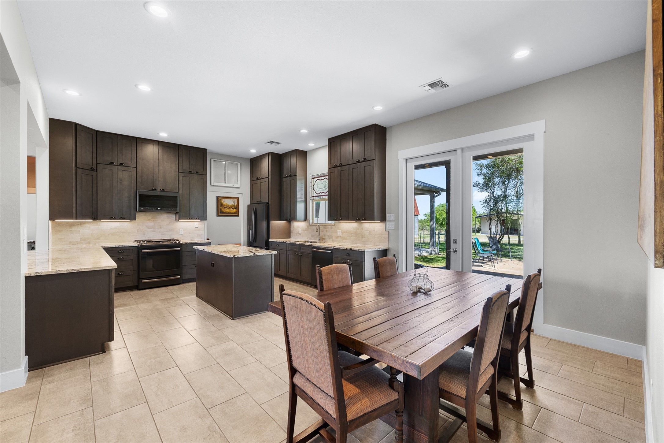 2345 Frank Road La Grange, TX 78945 - Photo 3 of 30