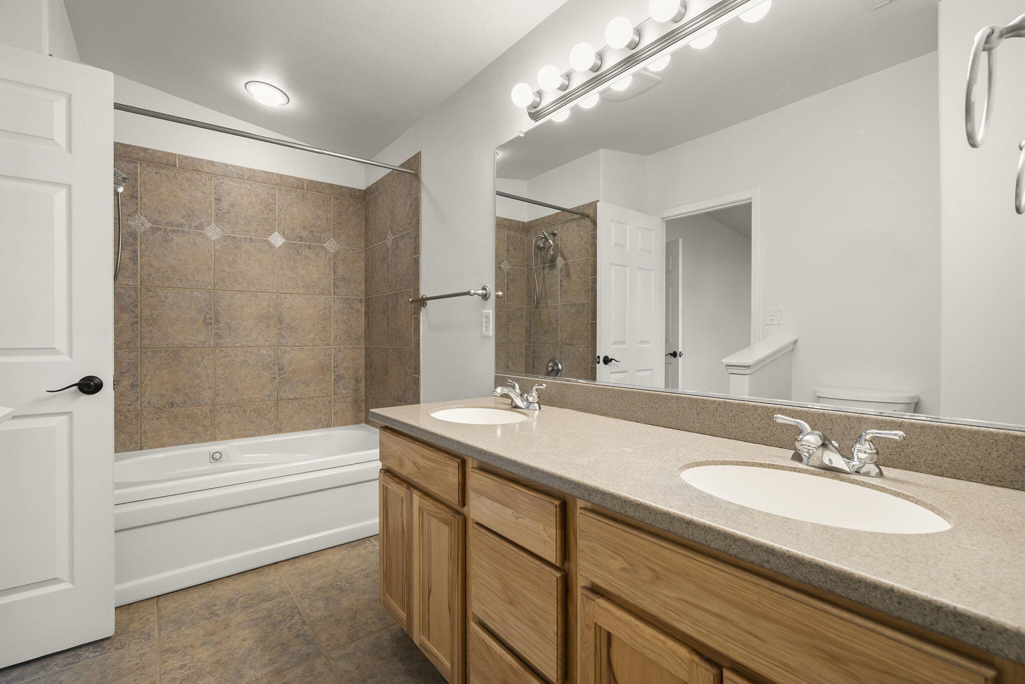 438 Northwest 19th Street, Unit 60 Redmond, OR 97756 - Photo 19 of 32