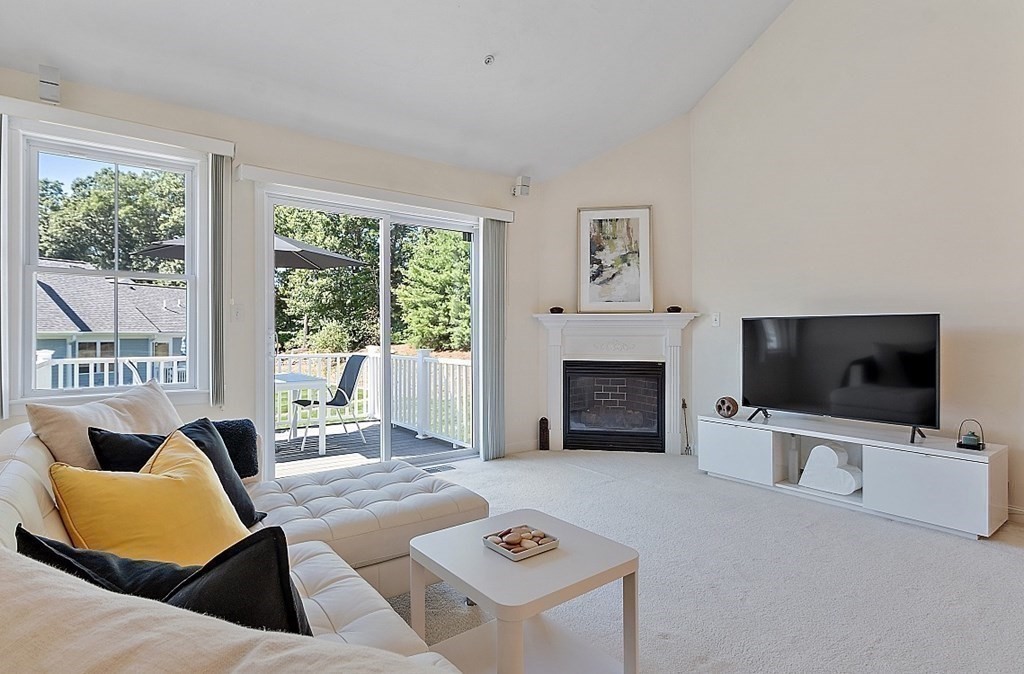 2 Strawberry Lane, Unit C Hudson, MA 01749 - Photo 5 of 33