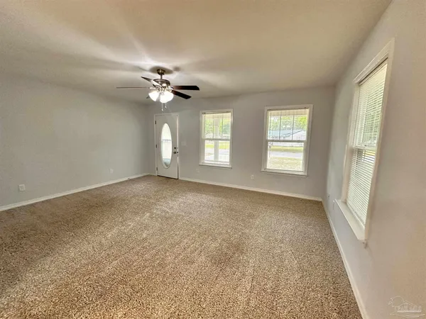 $1,695 | 4780 Oakland Drive, Pensacola, FL 32526