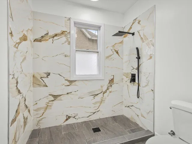 $180,000 | 1516 South 5th Street, Rockford, IL 61104