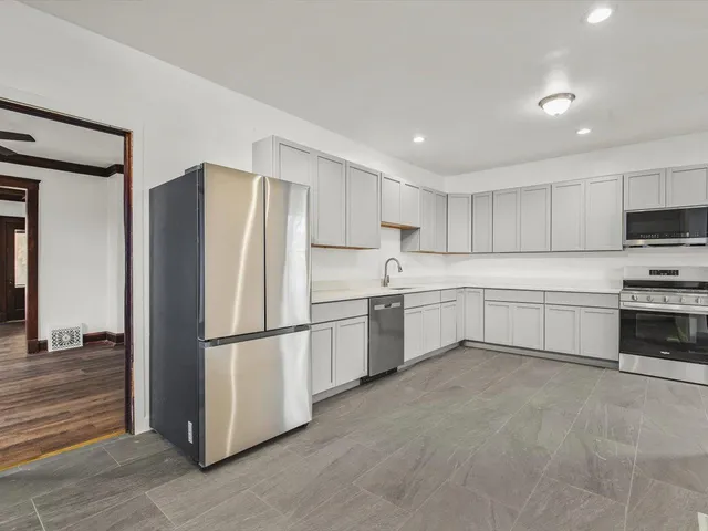 $180,000 | 1516 South 5th Street, Rockford, IL 61104