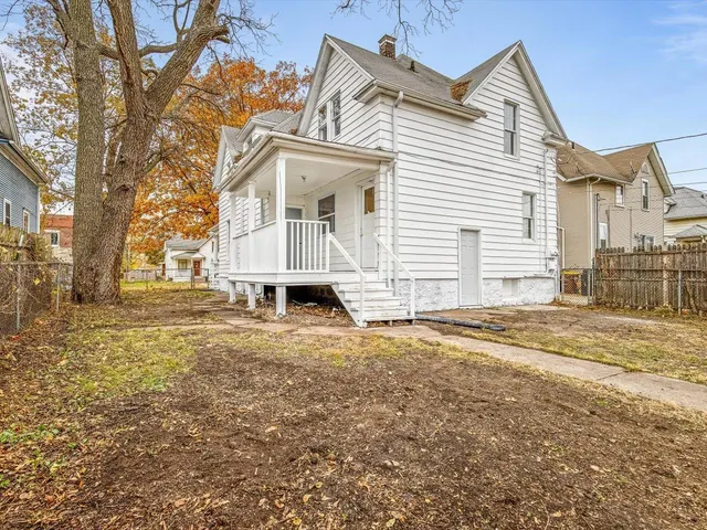 $180,000 | 1516 South 5th Street, Rockford, IL 61104