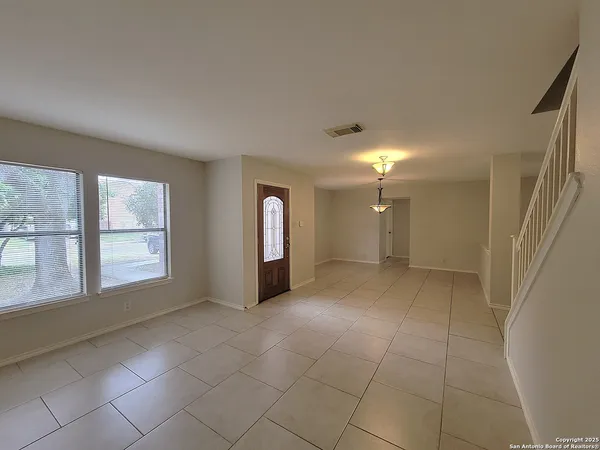 $2,350 | 13154 Regency Bend, San Antonio, TX 78249