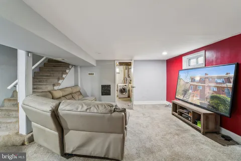 $260,000 | 818 Neptune Avenue, Oxon Hill, MD 20745