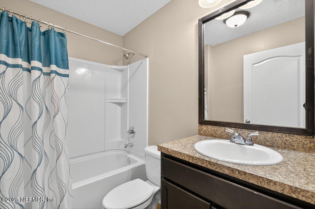 2019 Patriot Ridge Road Jacksonville, FL 32221 - Photo 36 of 46 Second Bathroom