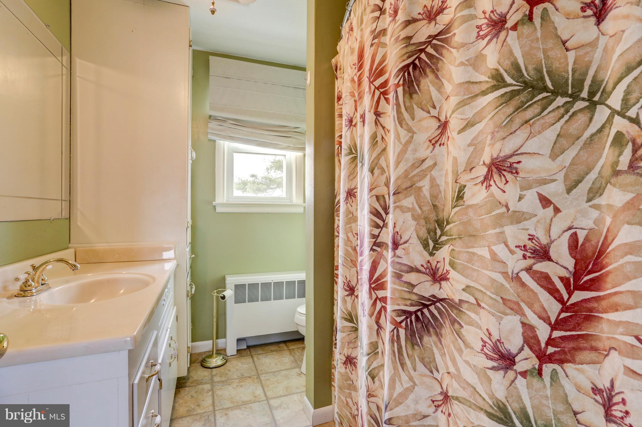 1360 Graystone Road Manheim, PA 17545 - Photo 21 of 29 Bathroom