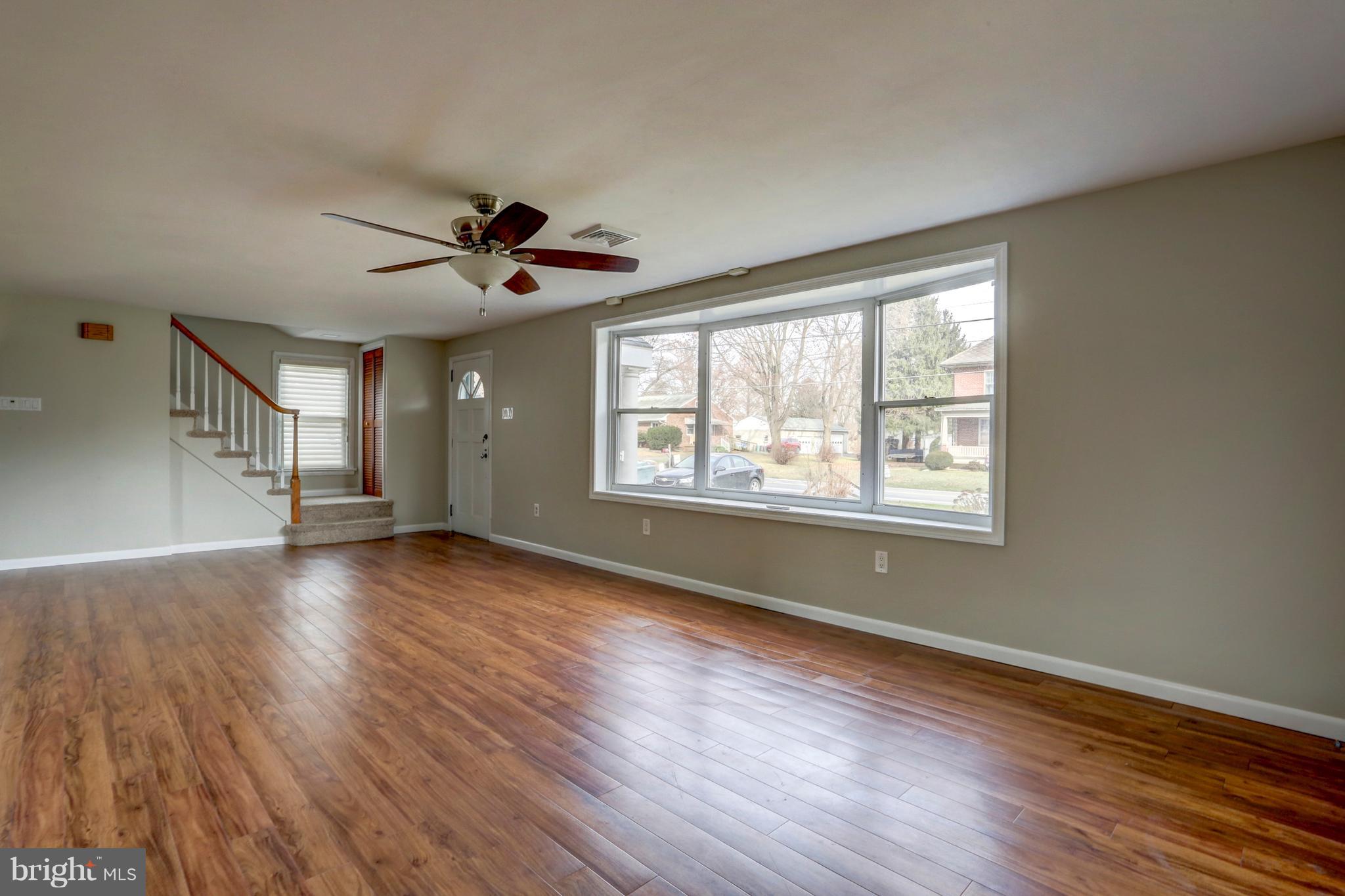 1360 Graystone Road Manheim, PA 17545 - Photo 4 of 29 Living Room
