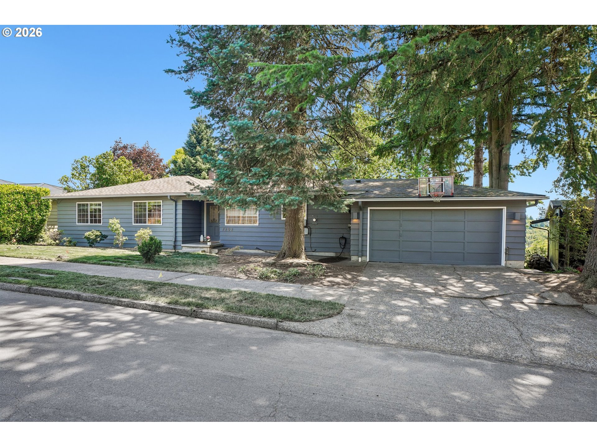 7252 Southwest Nevada Terrace Portland, OR 97219 - Photo 2 of 35 Gallery Image 2
