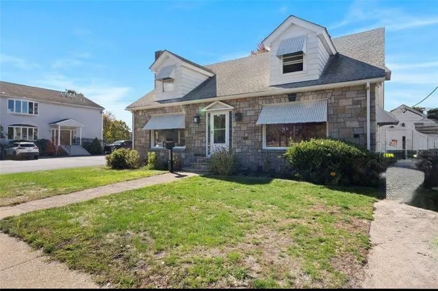$579,000 | 400 Newport Avenue, Pawtucket, RI 02861
