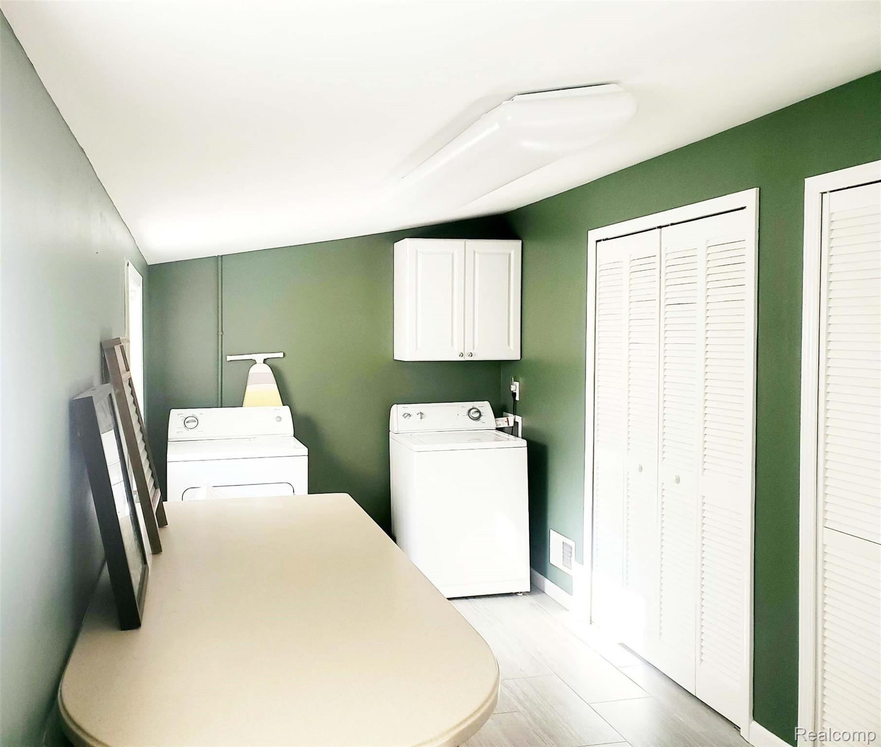 3885 Lippincott Road Lapeer, MI 48446 - Photo 14 of 26 Lippincott laundry1.jpg