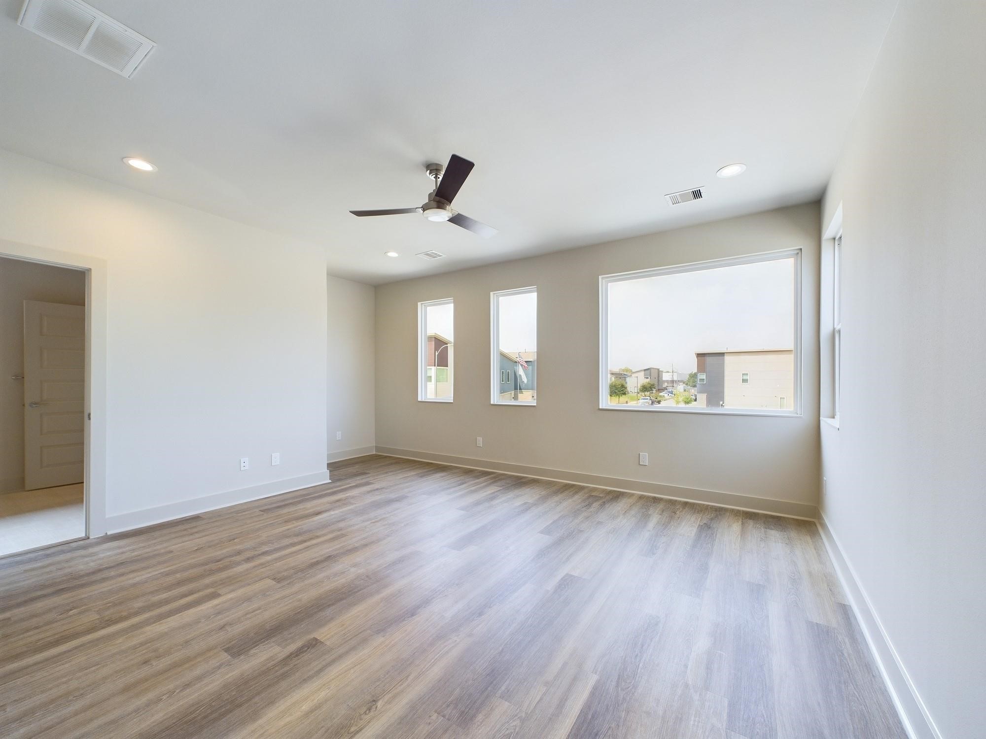 5726 Rucio Lane Houston, TX 77092 - Photo 18 of 35 Gallery Image 18