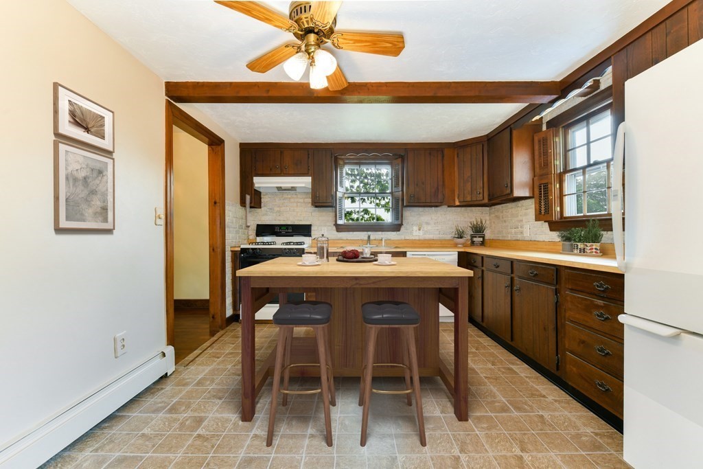 54 Indiana Terrace Newton, MA 02464 - Photo 5 of 39