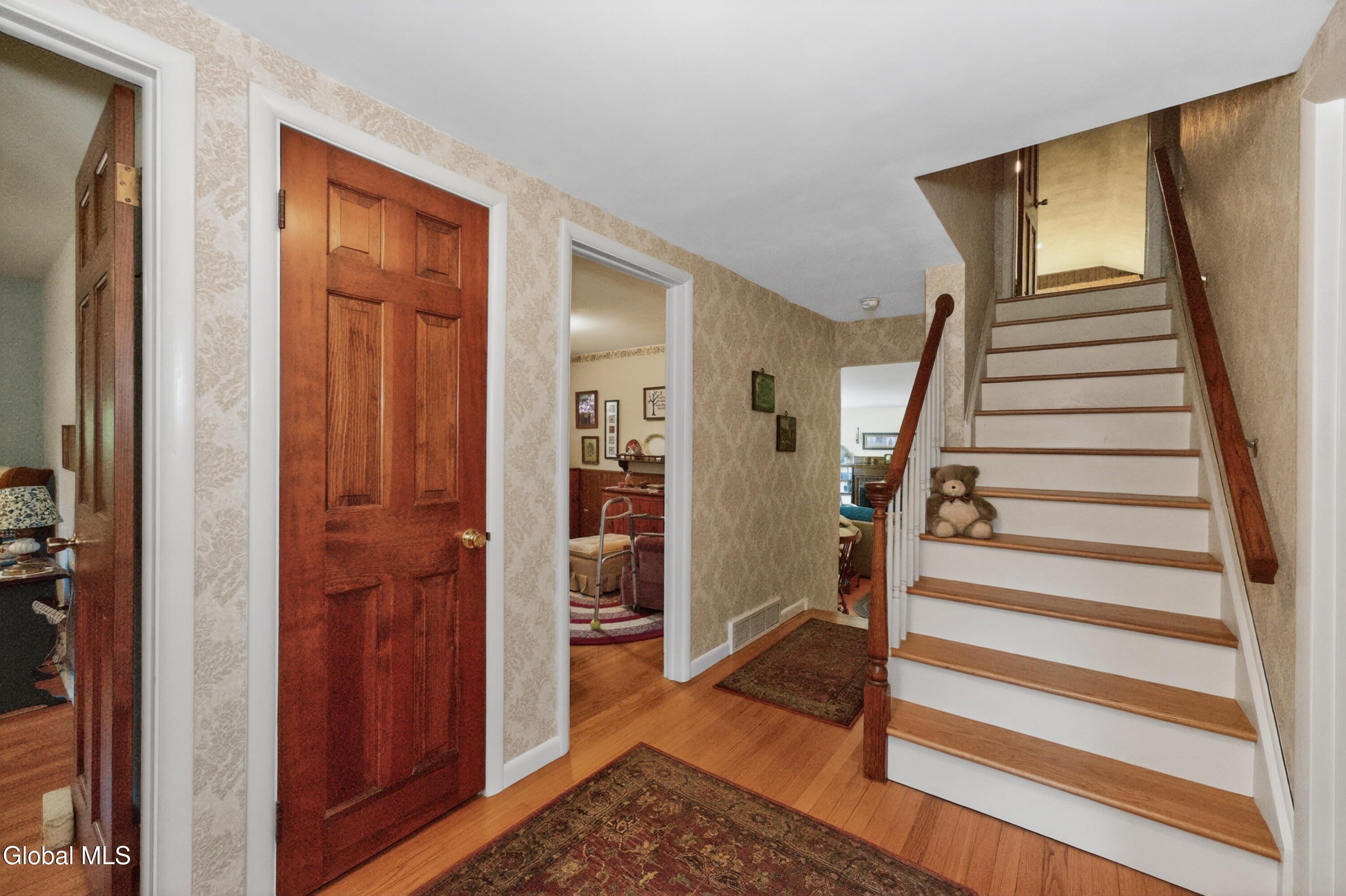 27 Forest Road Ballston, NY 12027 - Photo 20 of 48 4 Landing 1