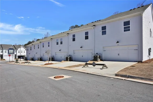 $2,295 | 1906 Victoria Road, Conyers, GA 30013