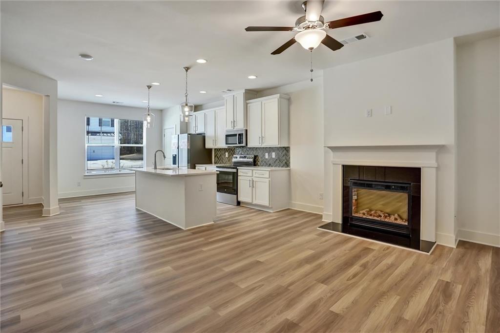 1906 Victoria Road Conyers, GA 30013 - Photo 3 of 31