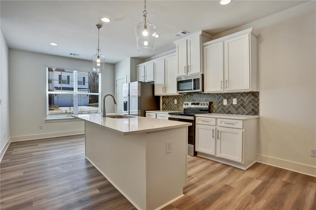 1906 Victoria Road Conyers, GA 30013 - Photo 4 of 31