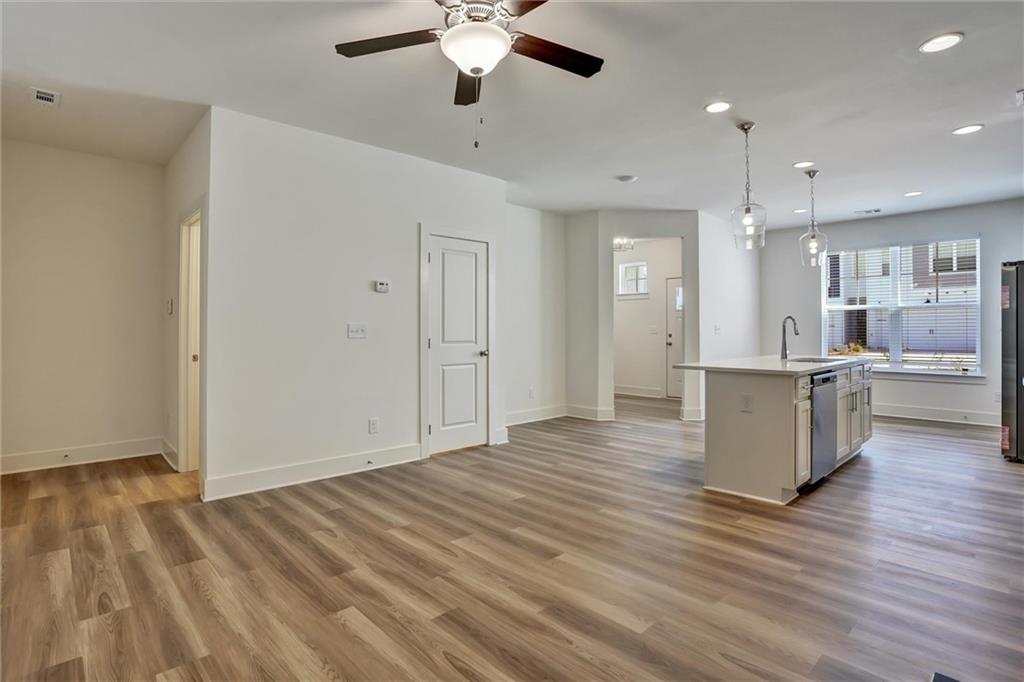 1906 Victoria Road Conyers, GA 30013 - Photo 5 of 31