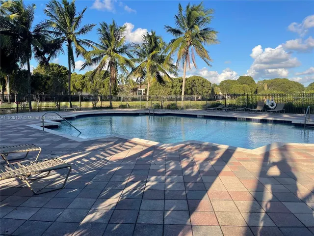 $2,700 | 2541 Centergate Drive, Unit 205, Miramar, FL 33025