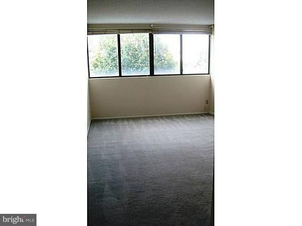 5911 Edsall Road, Unit 312 Alexandria, VA 22304 - Photo 3 of 16 Living Room