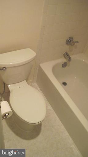 5911 Edsall Road, Unit 312 Alexandria, VA 22304 - Photo 10 of 16 Bath
