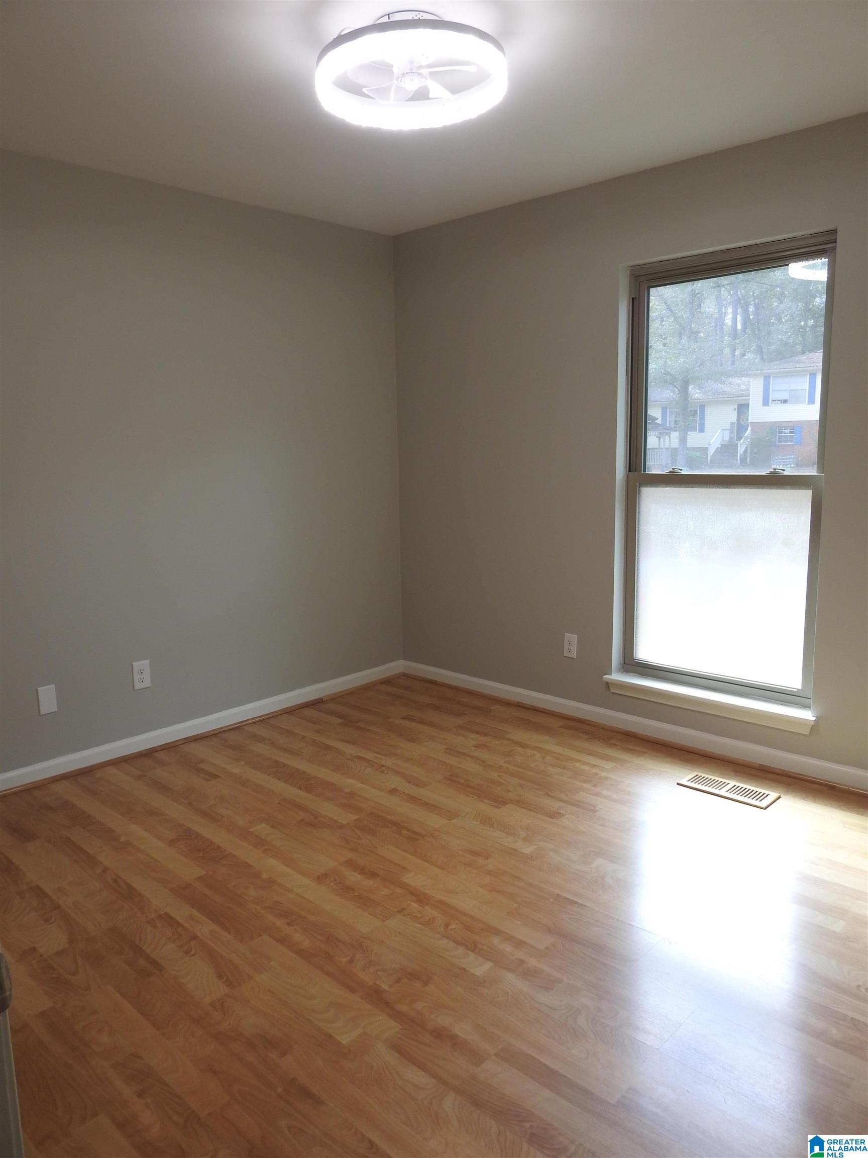 340 Comanche Street Montevallo, AL 35115 - Photo 12 of 28